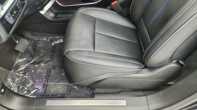 Used 2025 Cadillac Lyriq Sport AWD/4WD image 35