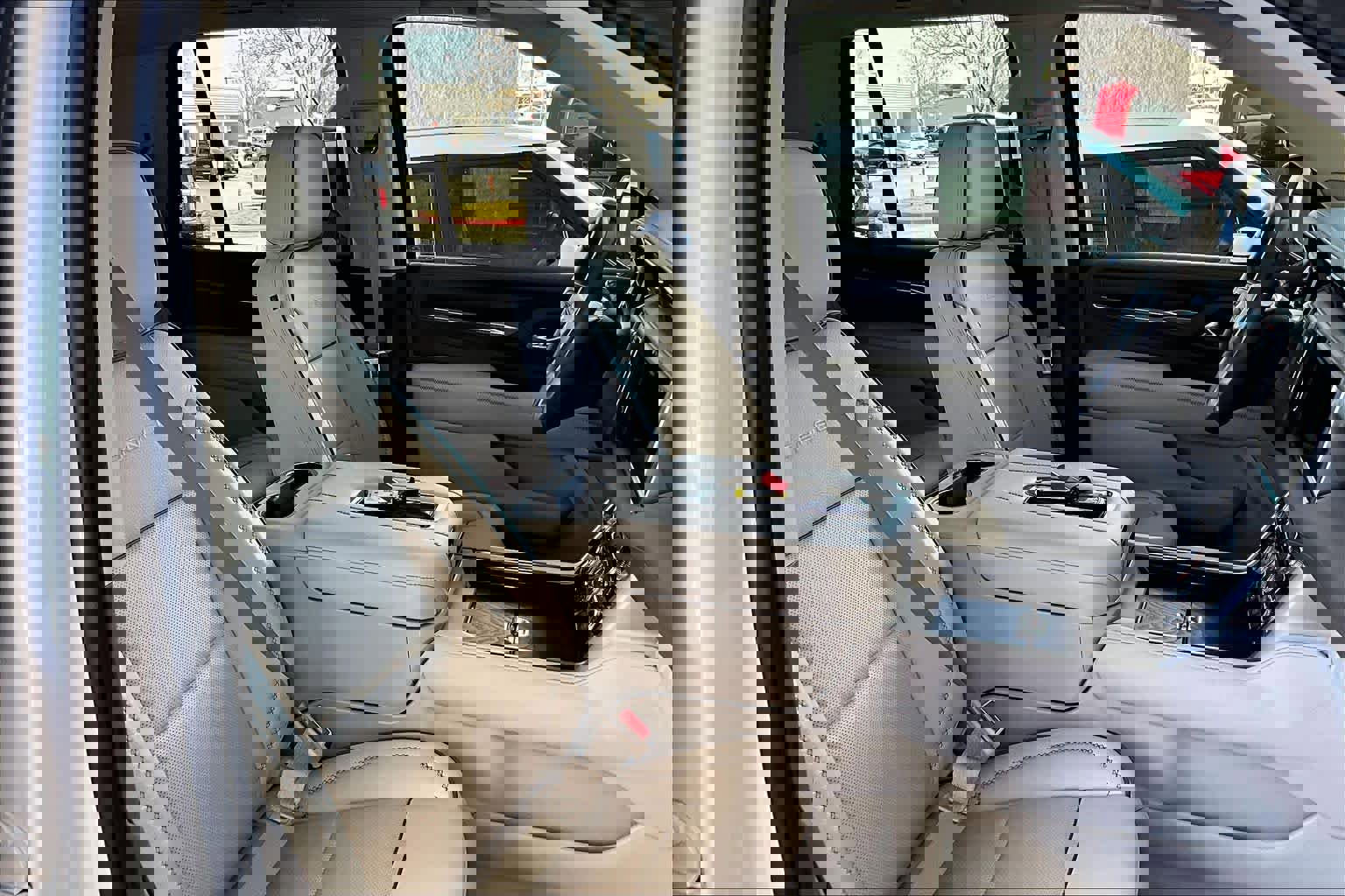 Used 2024 GMC Yukon Denali image 8