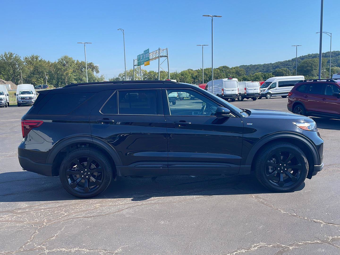 Used 2023 Ford Explorer ST-Line w/ Class IV Trailer Tow Package AWD/4WD image 6