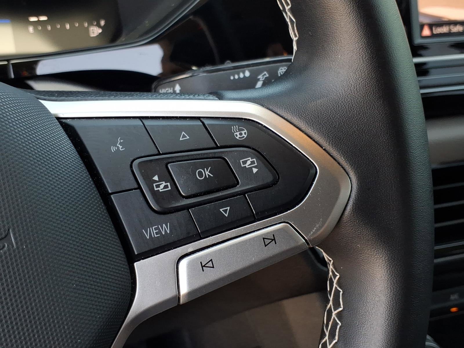 Certified 2024 Volkswagen Taos S FWD image 33