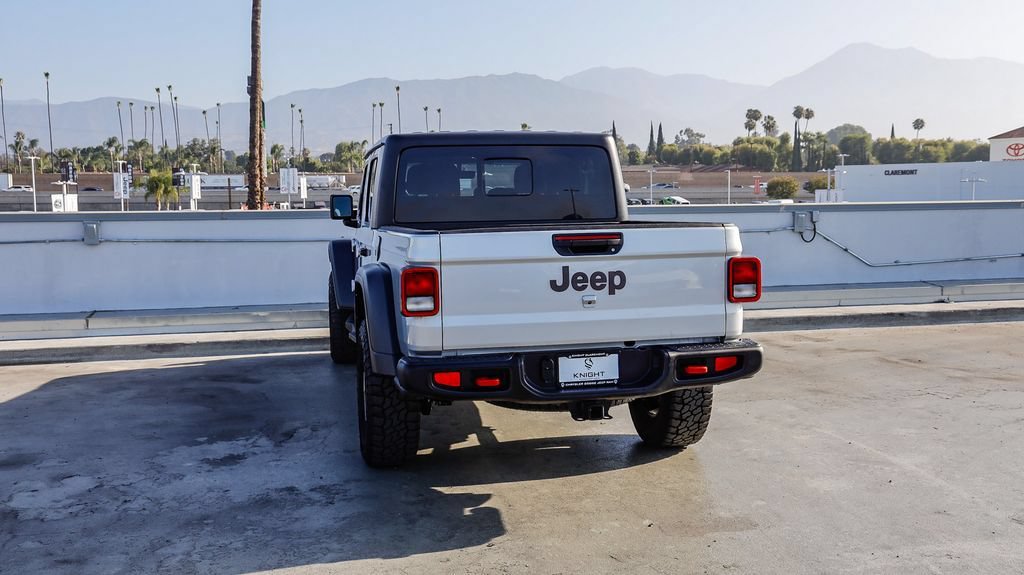 Used 2023 Jeep Gladiator Rubicon w/ Trailer Tow Package AWD/4WD image 7