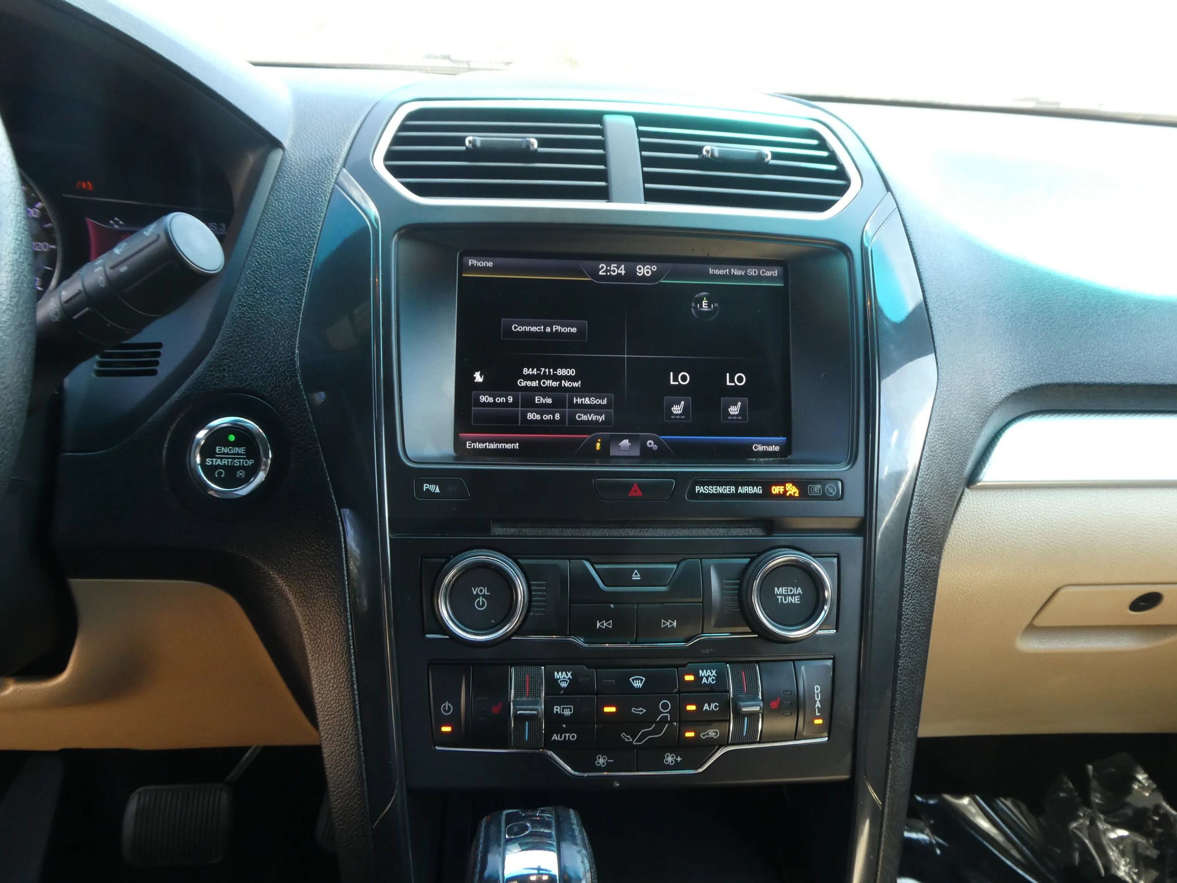Used 2016 Ford Explorer XLT w/ Equipment Group 202A AWD/4WD image 20