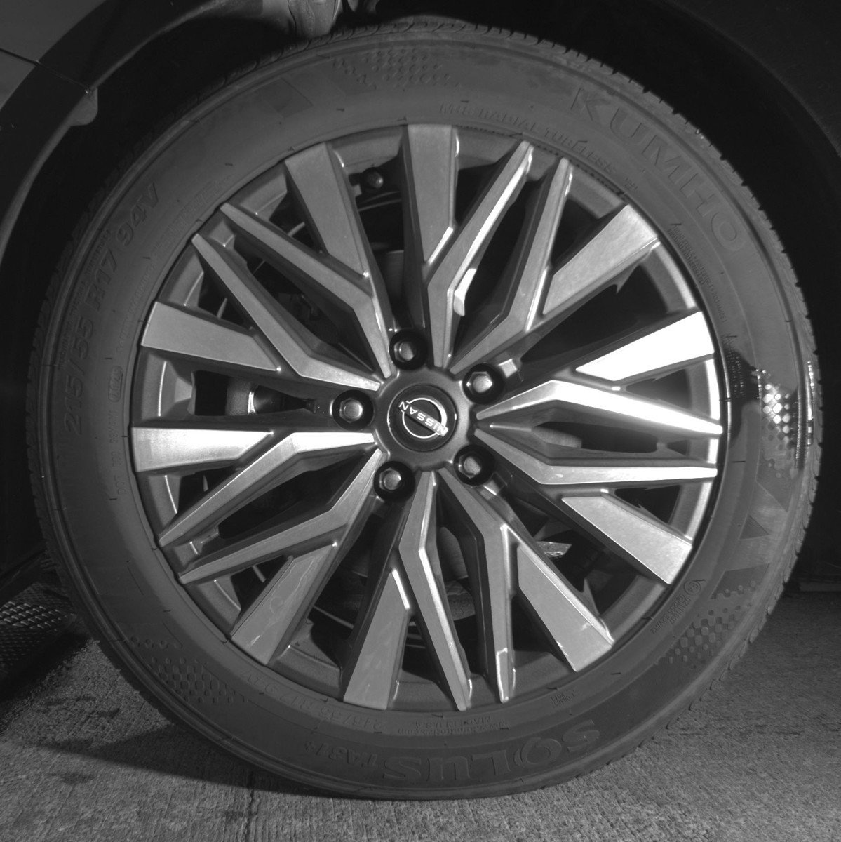 Used 2025 Nissan Altima 2.5 SV FWD image 12