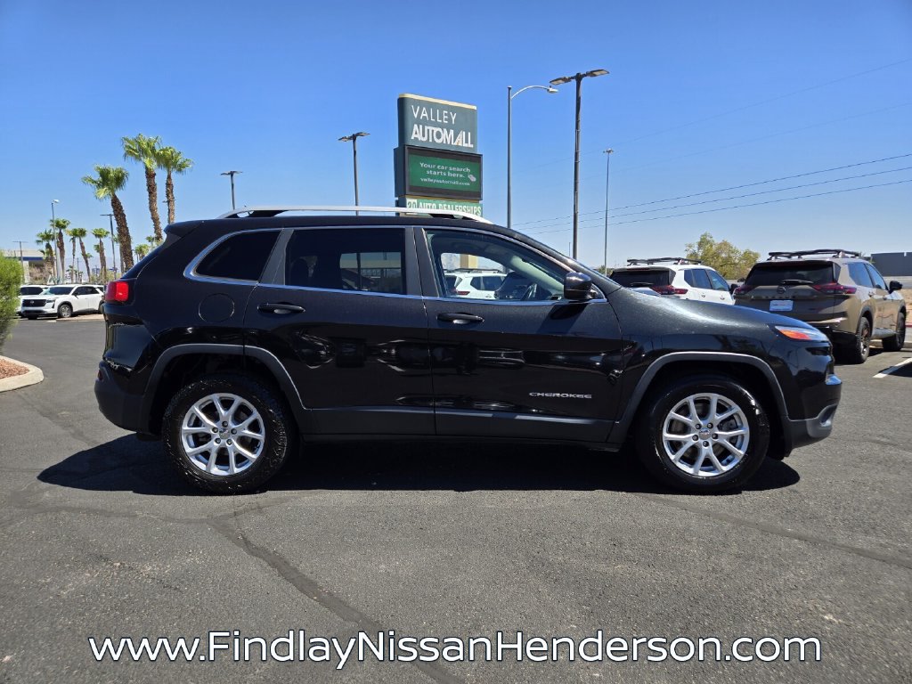 Used 2016 Jeep Cherokee Latitude FWD image 7