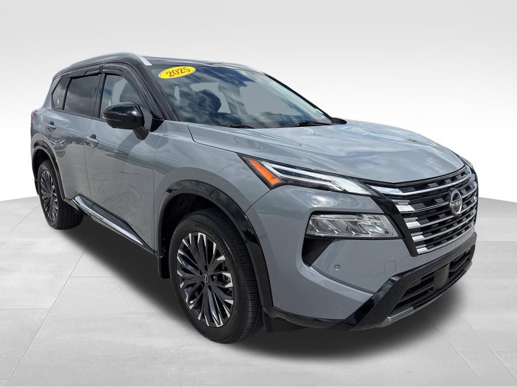 Used 2025 Nissan Rogue Platinum w/ Tech Package FWD image 3