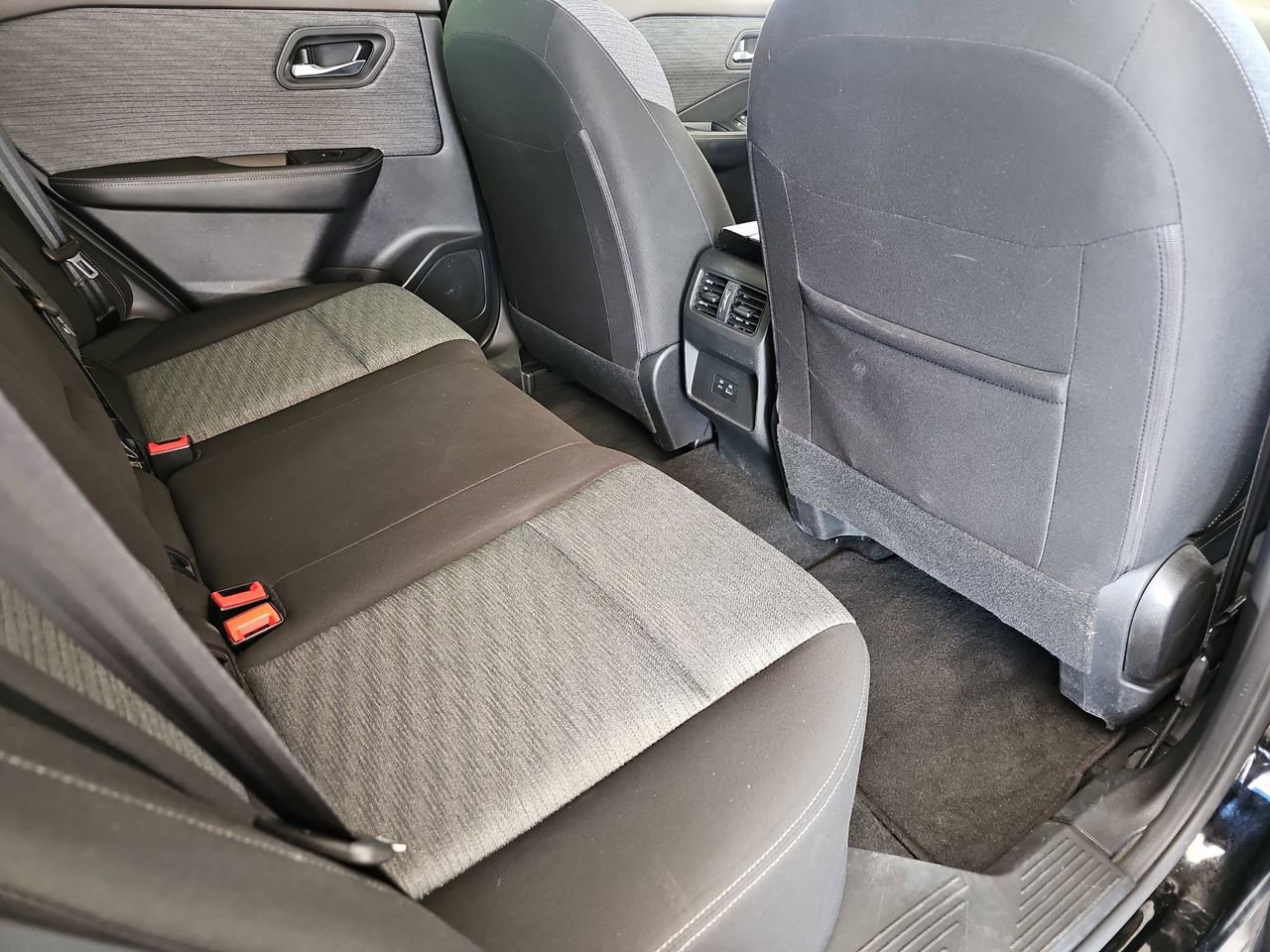 Used 2023 Nissan Rogue SV AWD/4WD image 14