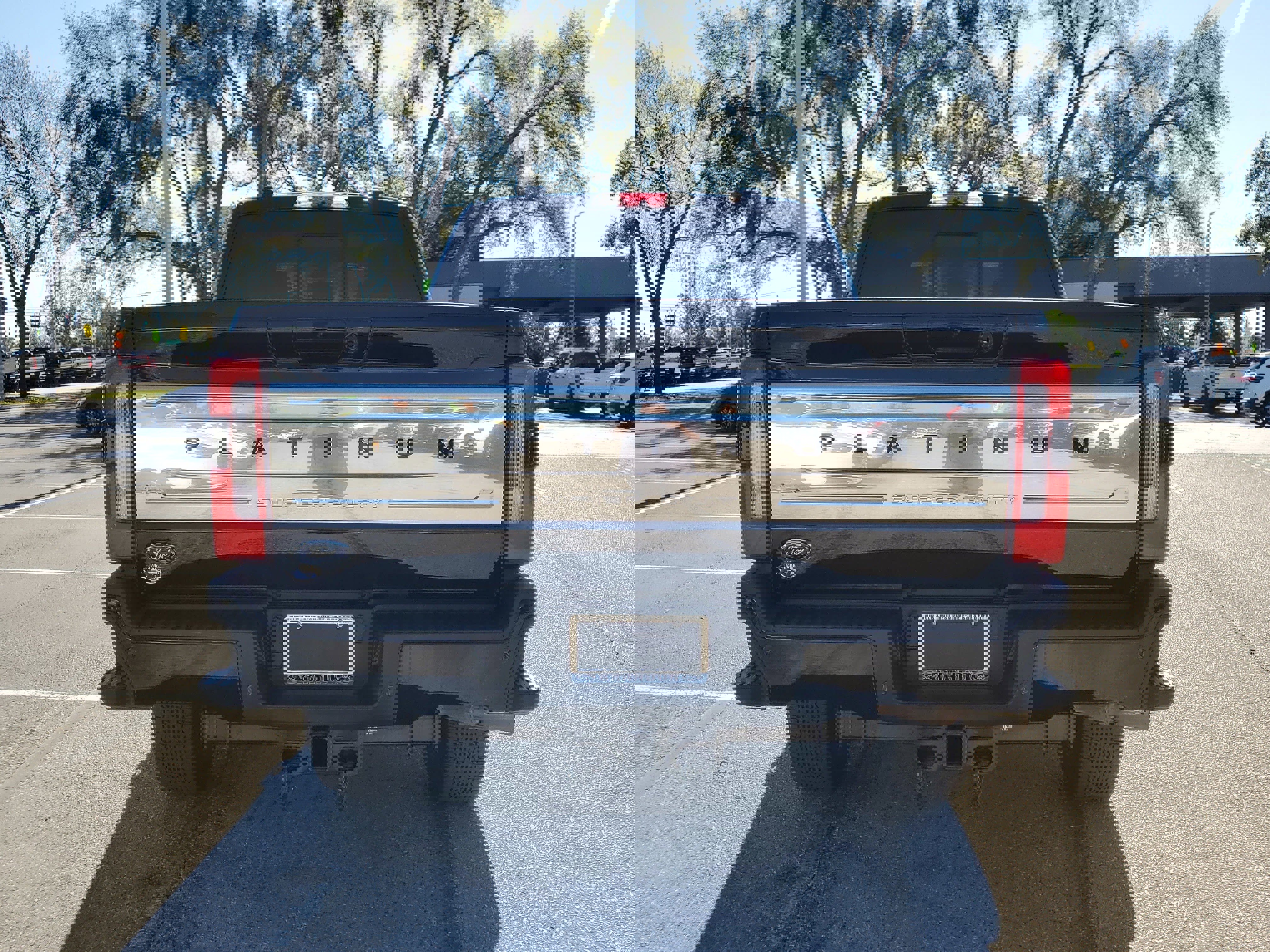 Used 2025 Ford F350 Platinum w/ Platinum Plus Package image 8