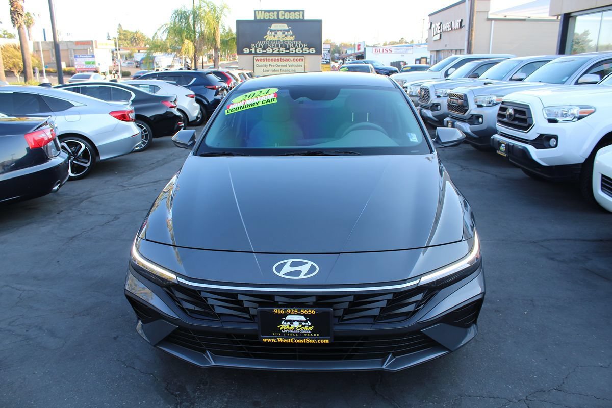 Used 2024 Hyundai Elantra SEL FWD image 3