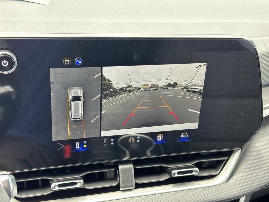 New 2026 Chevrolet Equinox LT w/ Safety and Technology Package FWD image 16