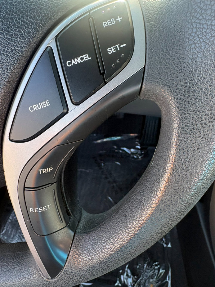 Used 2013 Hyundai Elantra GLS w/ Preferred Pkg image 14