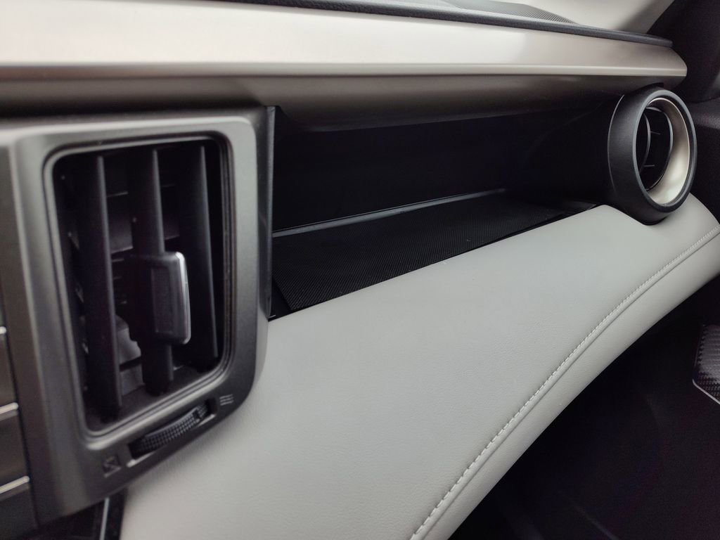 Used 2015 Toyota RAV4 Limited image 32