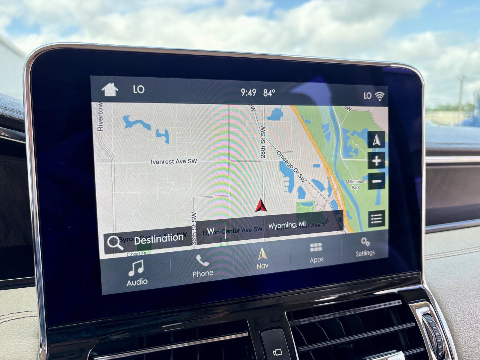 Used 2018 Lincoln Navigator Select AWD/4WD image 13