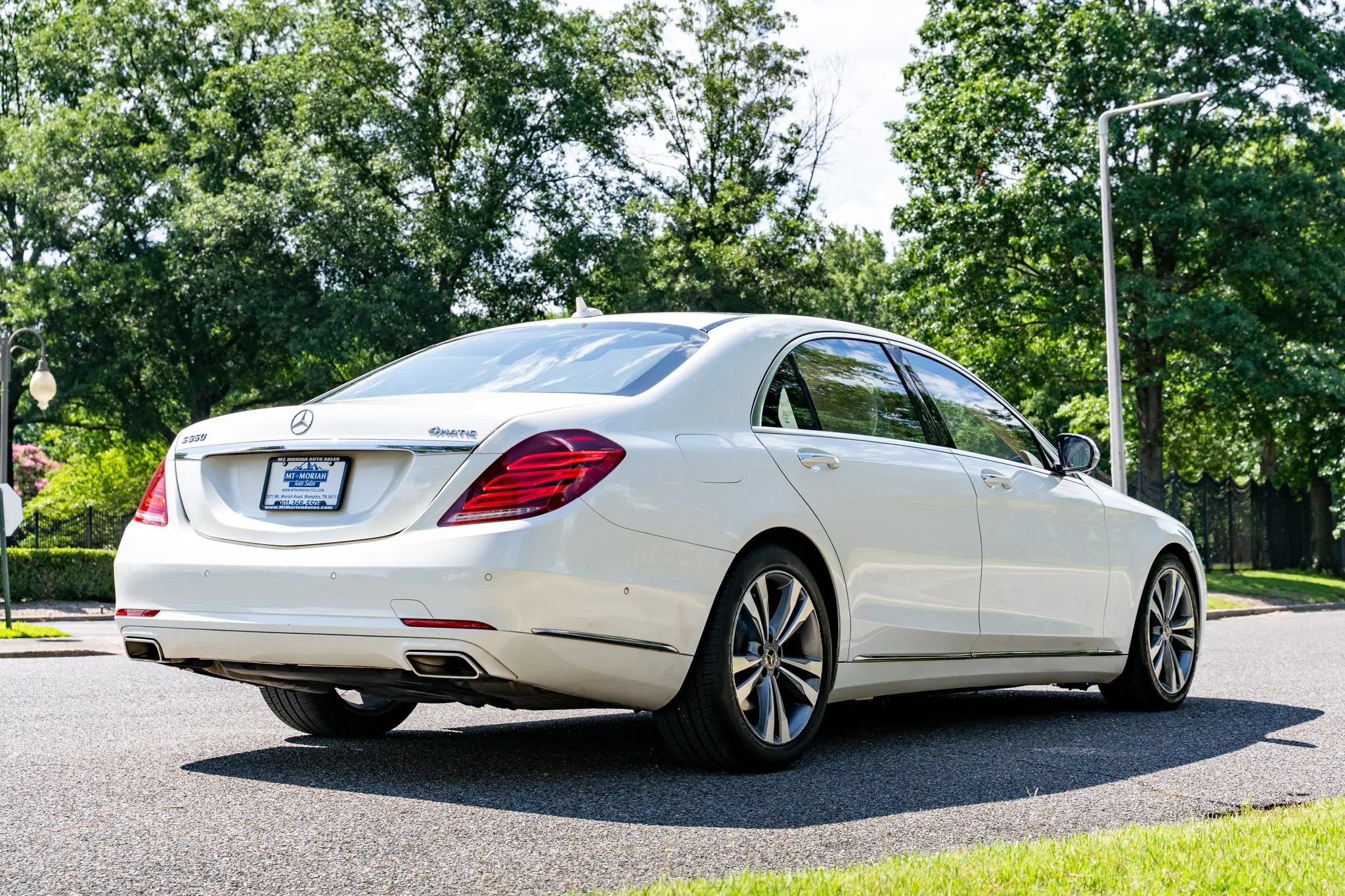 Used 2017 Mercedes-Benz S 550 4MATIC Sedan image 5