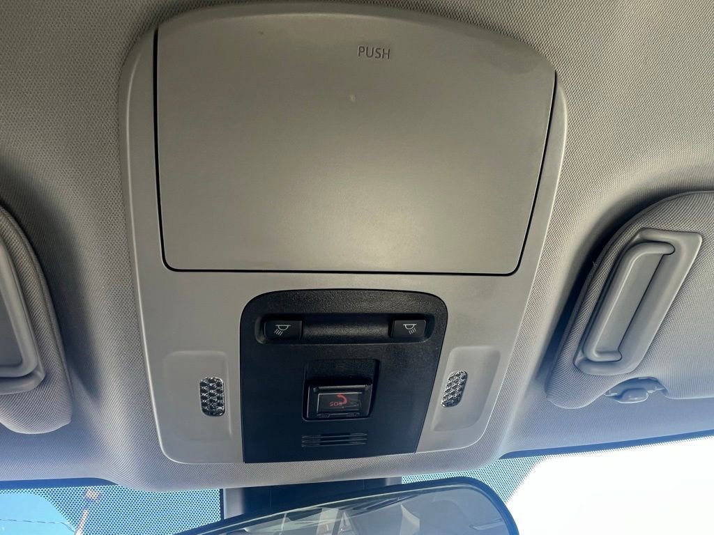 Used 2022 Toyota Camry SE image 30