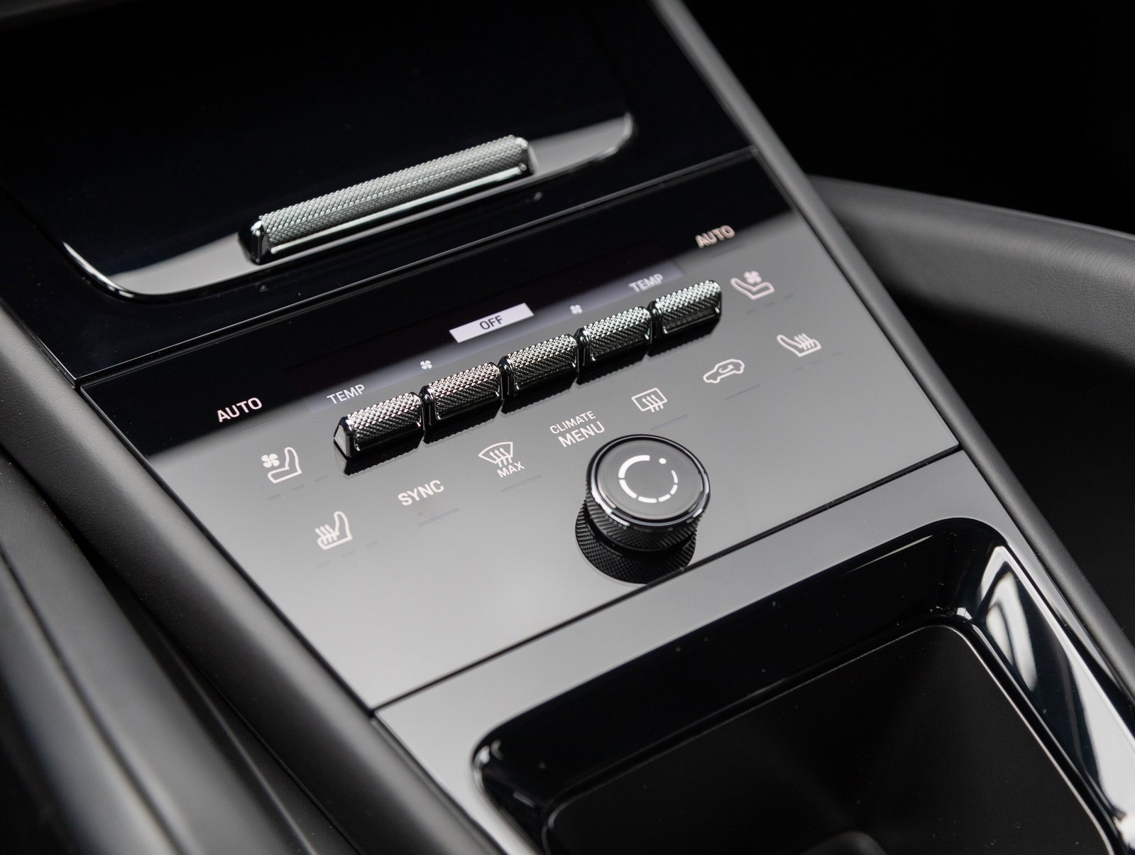 Used 2025 Porsche Cayenne S image 28