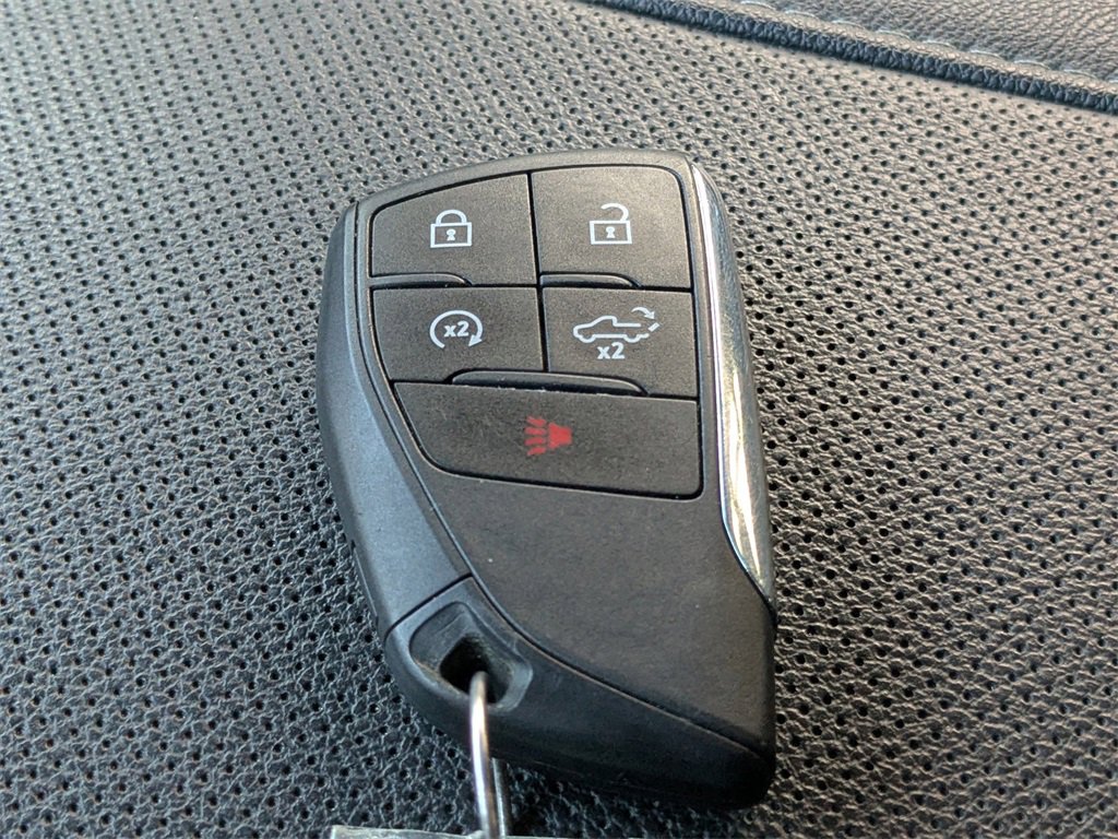 Used 2024 Chevrolet Silverado 2500 LTZ w/ LTZ Convenience Package image 33