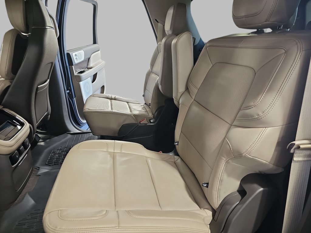 Used 2023 Lincoln Navigator L Reserve AWD/4WD image 19