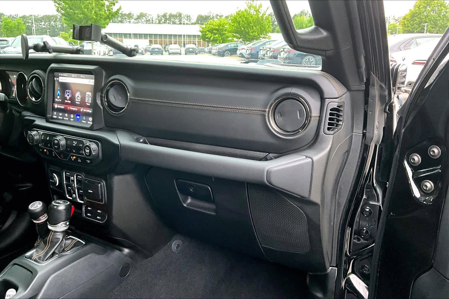 Used 2021 Jeep Wrangler Unlimited Sahara AWD/4WD image 18