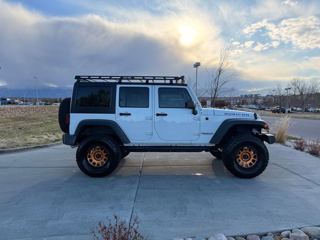 Used 2016 Jeep Wrangler Unlimited Rubicon w/ Connectivity Group image 10