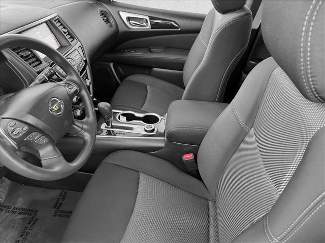 Used 2017 Nissan Pathfinder S image 9