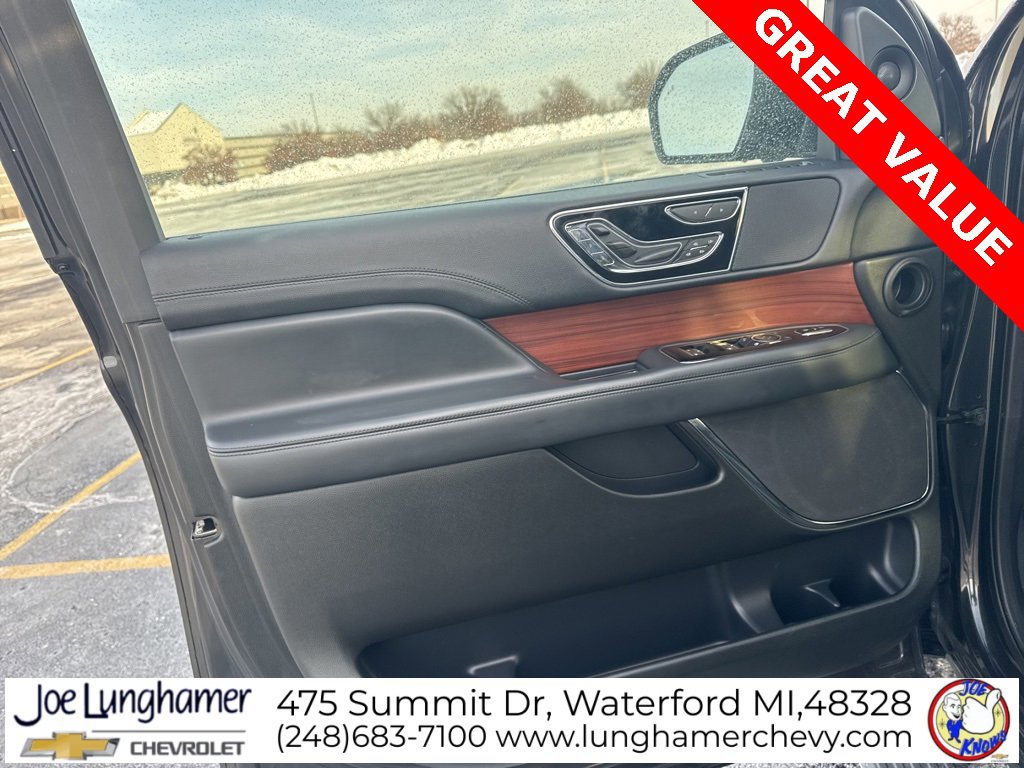 Used 2023 Lincoln Navigator Reserve image 15