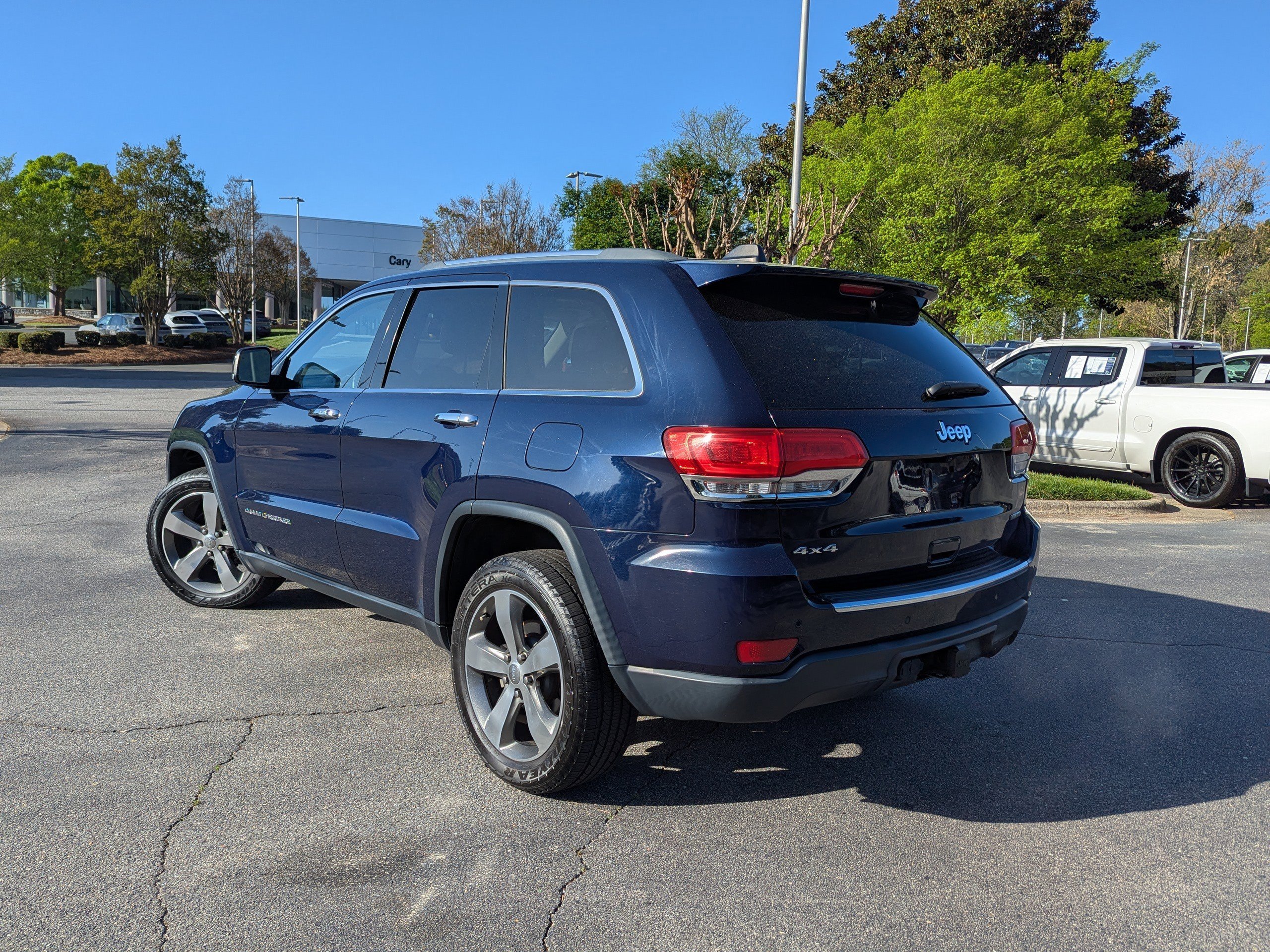 Used 2015 Jeep Grand Cherokee Limited w/ Luxury Group II image 7