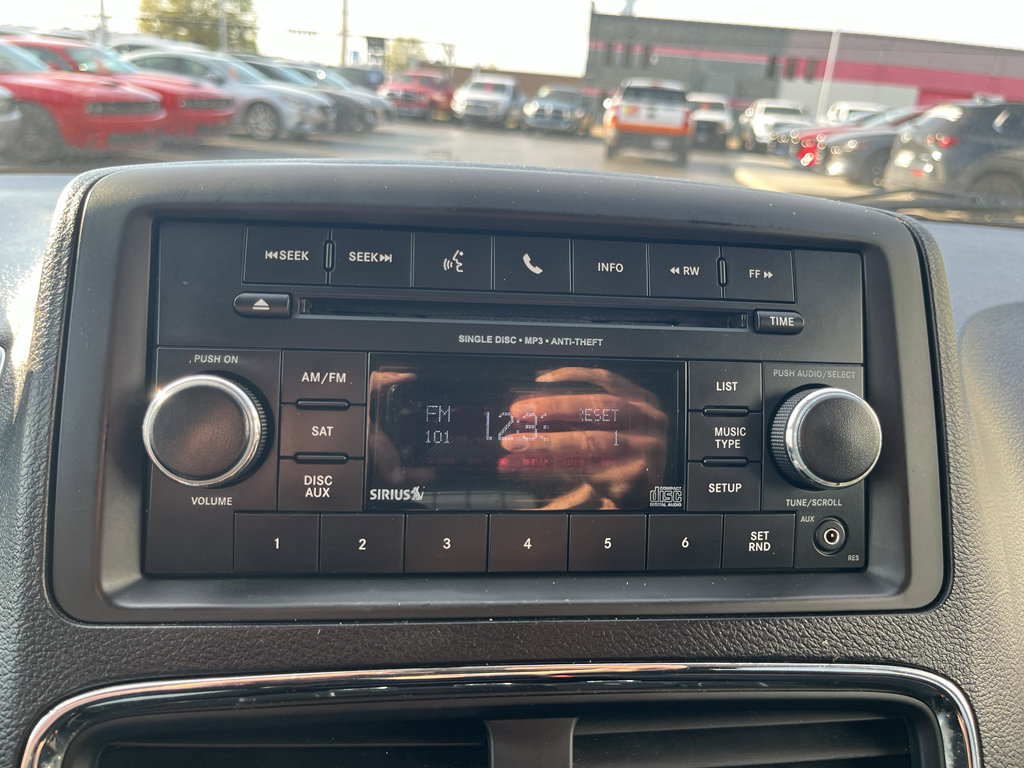 Used 2014 RAM C/V Tradesman w/ UConnect Hands-Free Group image 17