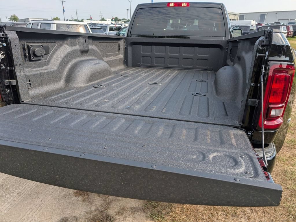 New 2026 RAM 3500 Big Horn AWD/4WD image 25