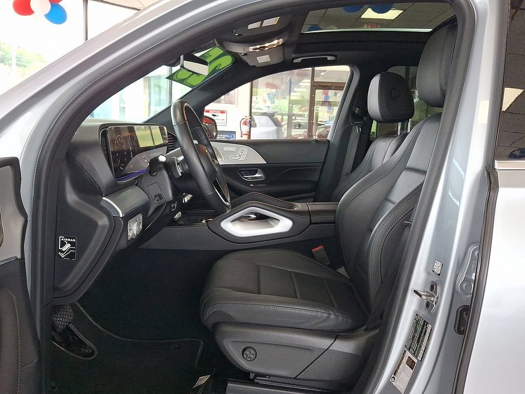 Used 2025 Mercedes-Benz GLE 350 4MATIC image 3