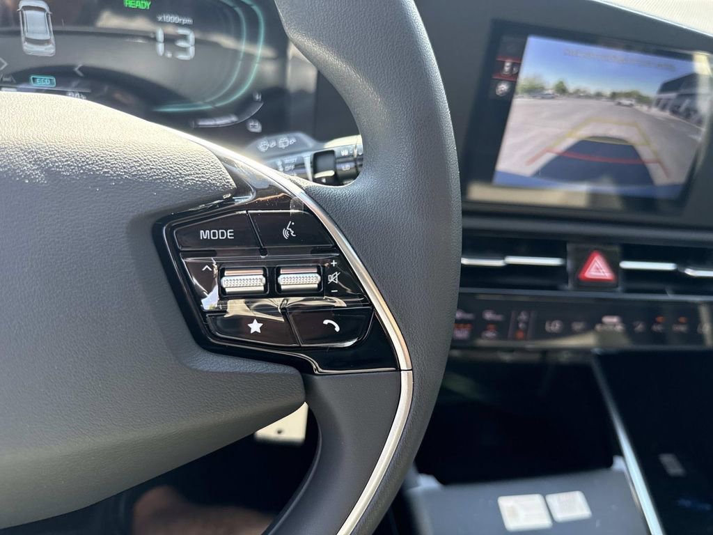 New 2026 Kia Niro LX FWD image 12