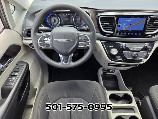 Used 2017 Chrysler Pacifica Touring FWD image 13