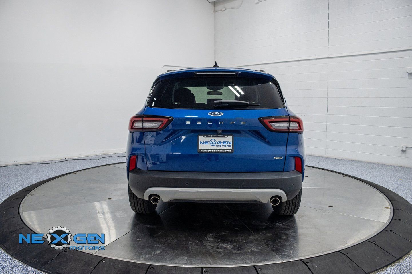 Used 2023 Ford Escape SE image 6