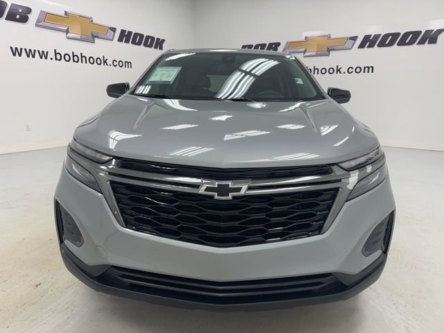 Used 2023 Chevrolet Equinox LS w/ LS Convenience Package image 2