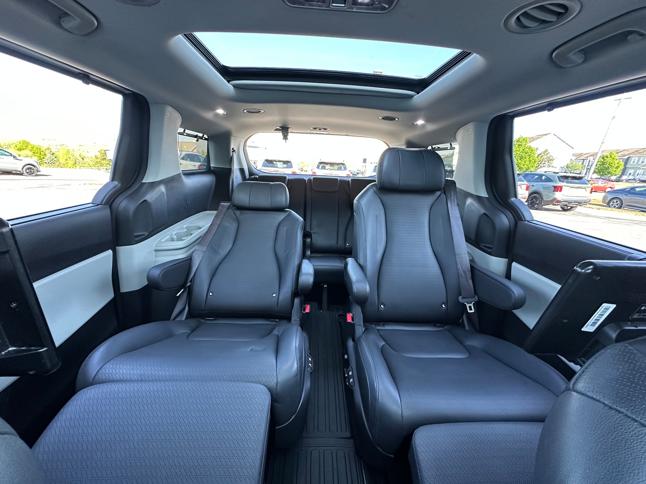 Used 2022 Kia Carnival SX Prestige FWD image 19