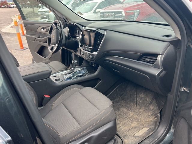 Used 2020 Chevrolet Traverse LT w/ Driver Confidence II Package AWD/4WD image 24