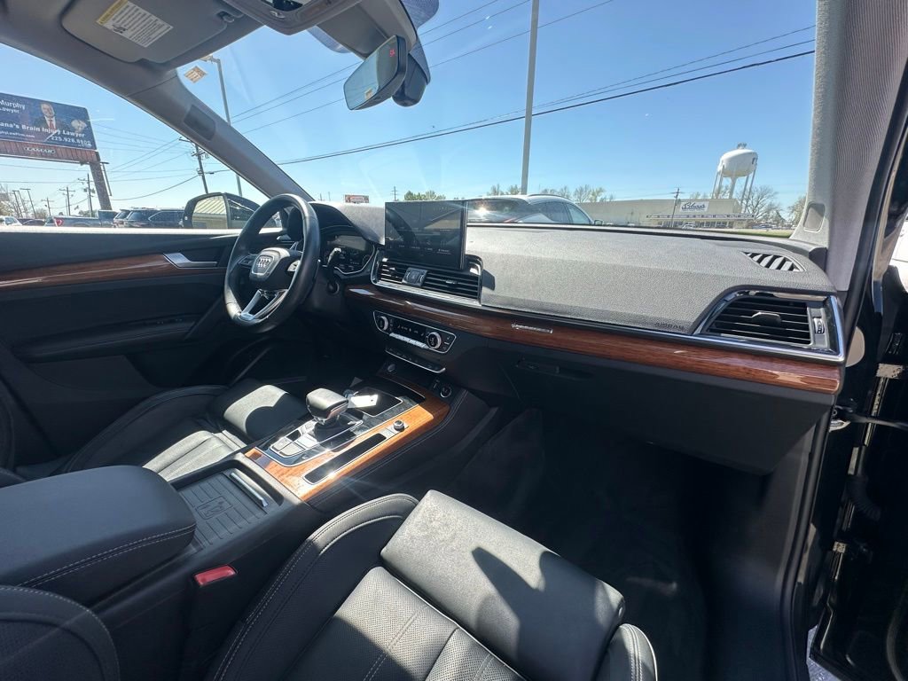Used 2023 Audi Q5 2.0T Prestige w/ Prestige Package image 29