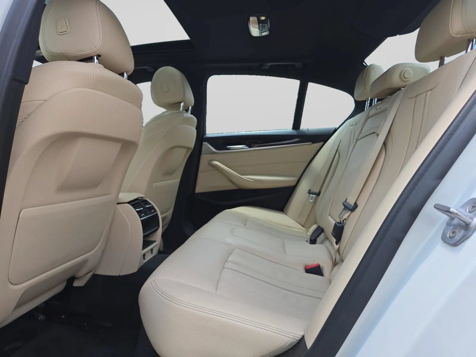 Used 2019 BMW 530i w/ Convenience Package RWD image 25