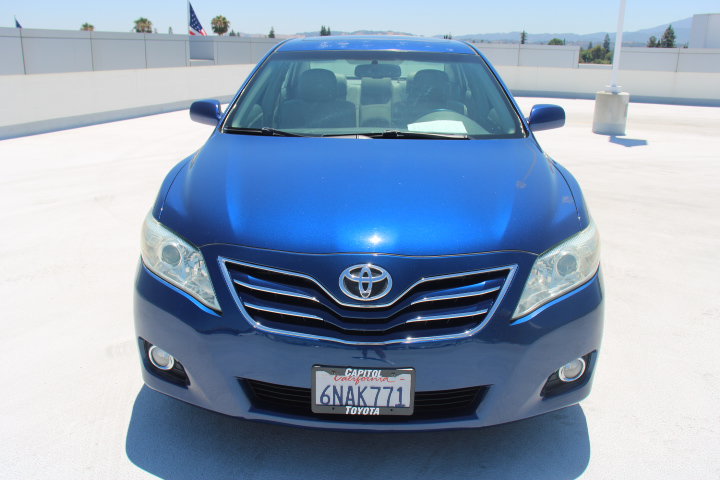 Used 2011 Toyota Camry XLE w/ XLE Extra-Value Pkg #2 FWD image 7