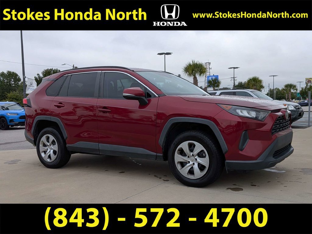 Used 2019 Toyota RAV4 LE FWD image 2