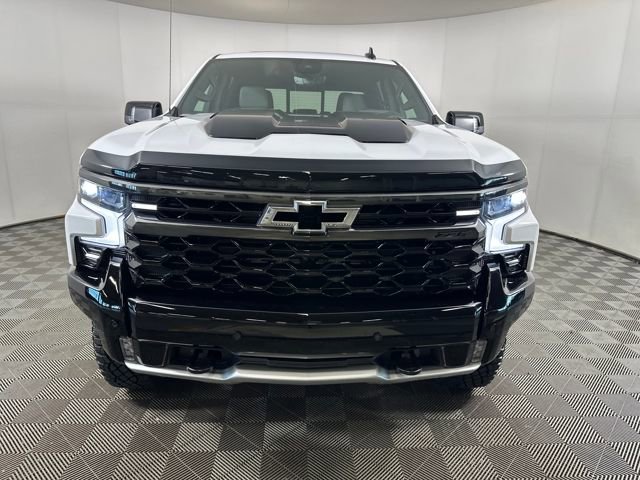 Used 2025 Chevrolet Silverado 1500 ZR2 w/ Technology Package image 8