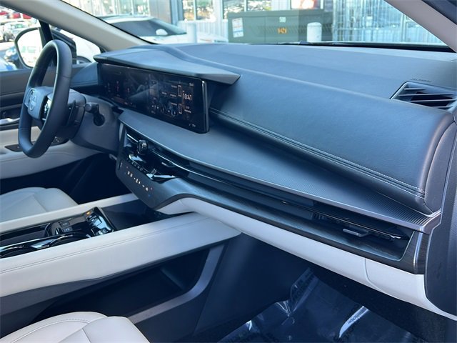 Certified 2025 Nissan Murano SV image 29