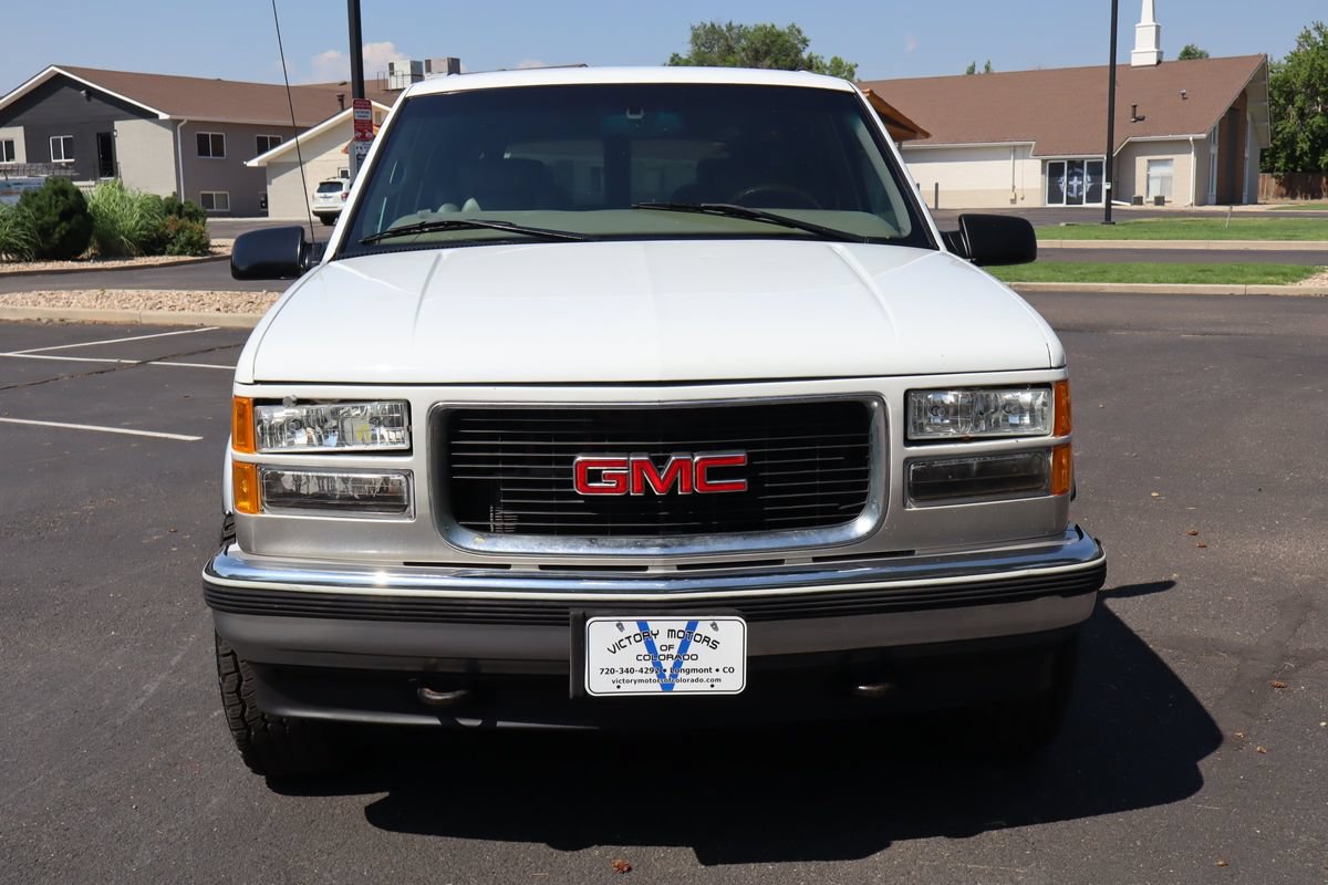 Used 1999 GMC Suburban 4WD w/ Convenience Group image 13
