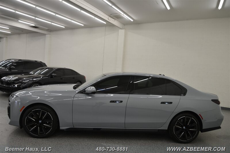 Used 2024 BMW 740i w/ M Sport Professional Package RWD image 5