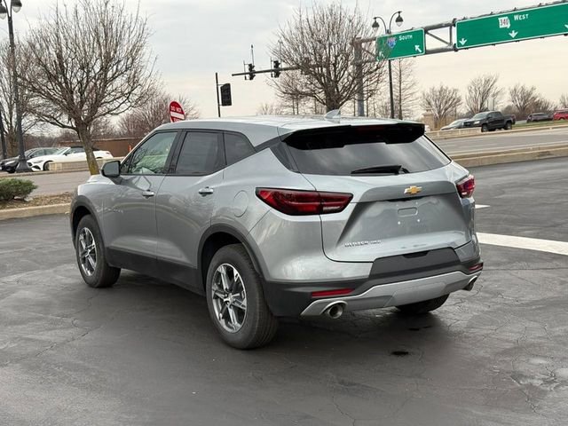 Used 2025 Chevrolet Blazer LT image 3