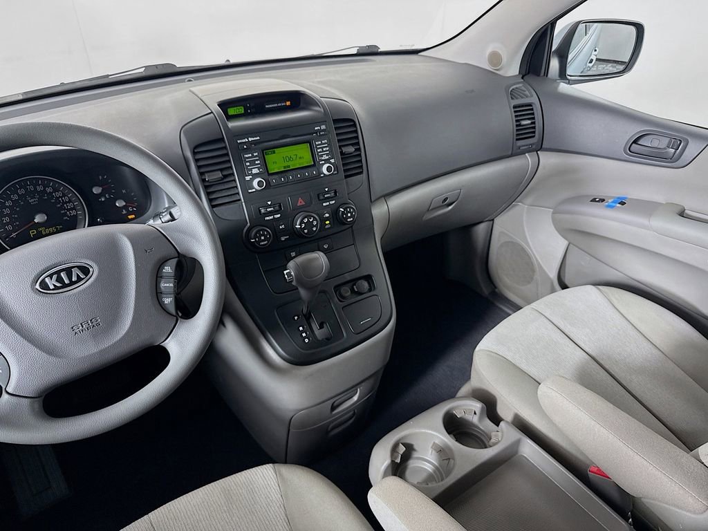Used 2011 Kia Sedona LX image 18