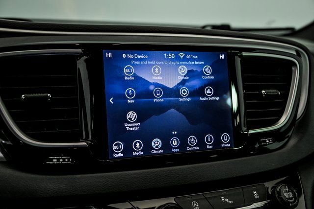 Used 2018 Chrysler Pacifica Touring-L Plus image 21