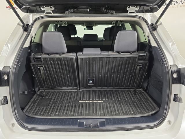 Used 2023 Toyota Highlander L image 40