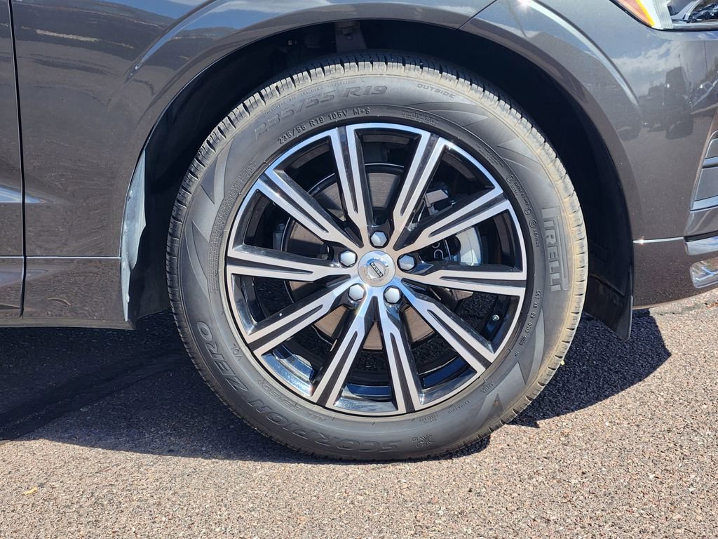 Used 2021 Volvo XC60 T5 Momentum image 30