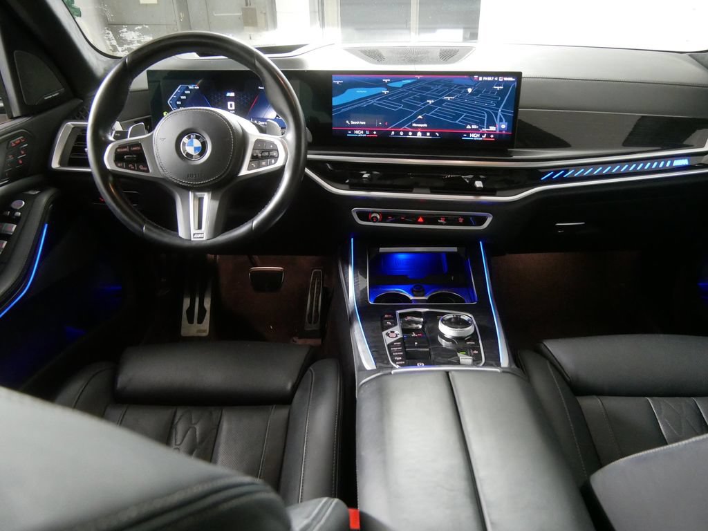 Used 2024 BMW X7 M60i AWD/4WD image 25