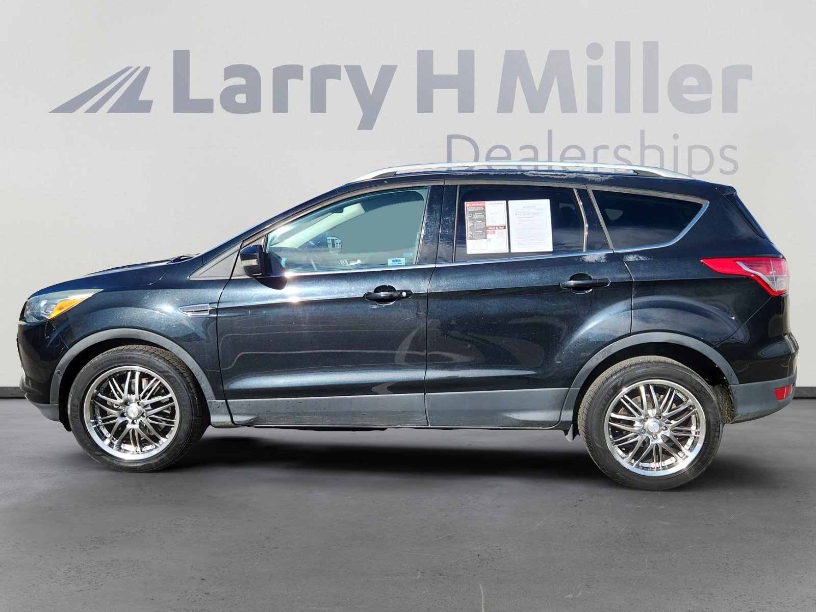 Used 2014 Ford Escape Titanium w/ Equipment Group 401A image 2